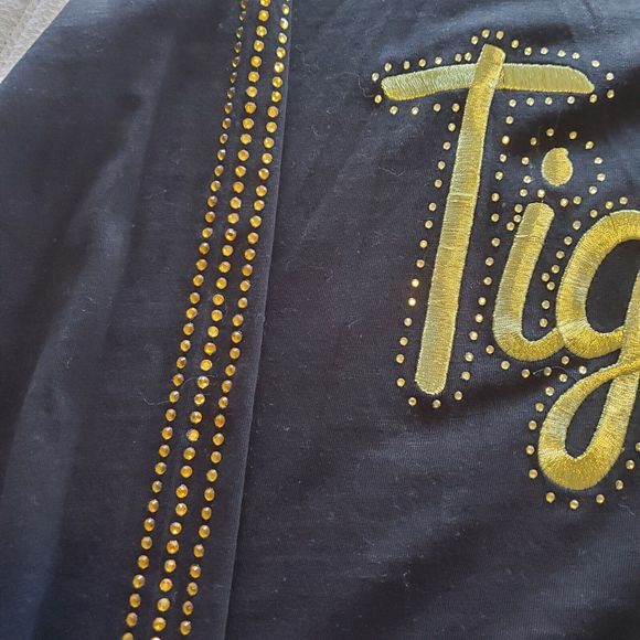 The License House Black Long Sleeve T Shirt Gold Rhinestone Tigers Size Medium - Picture 4 of 7